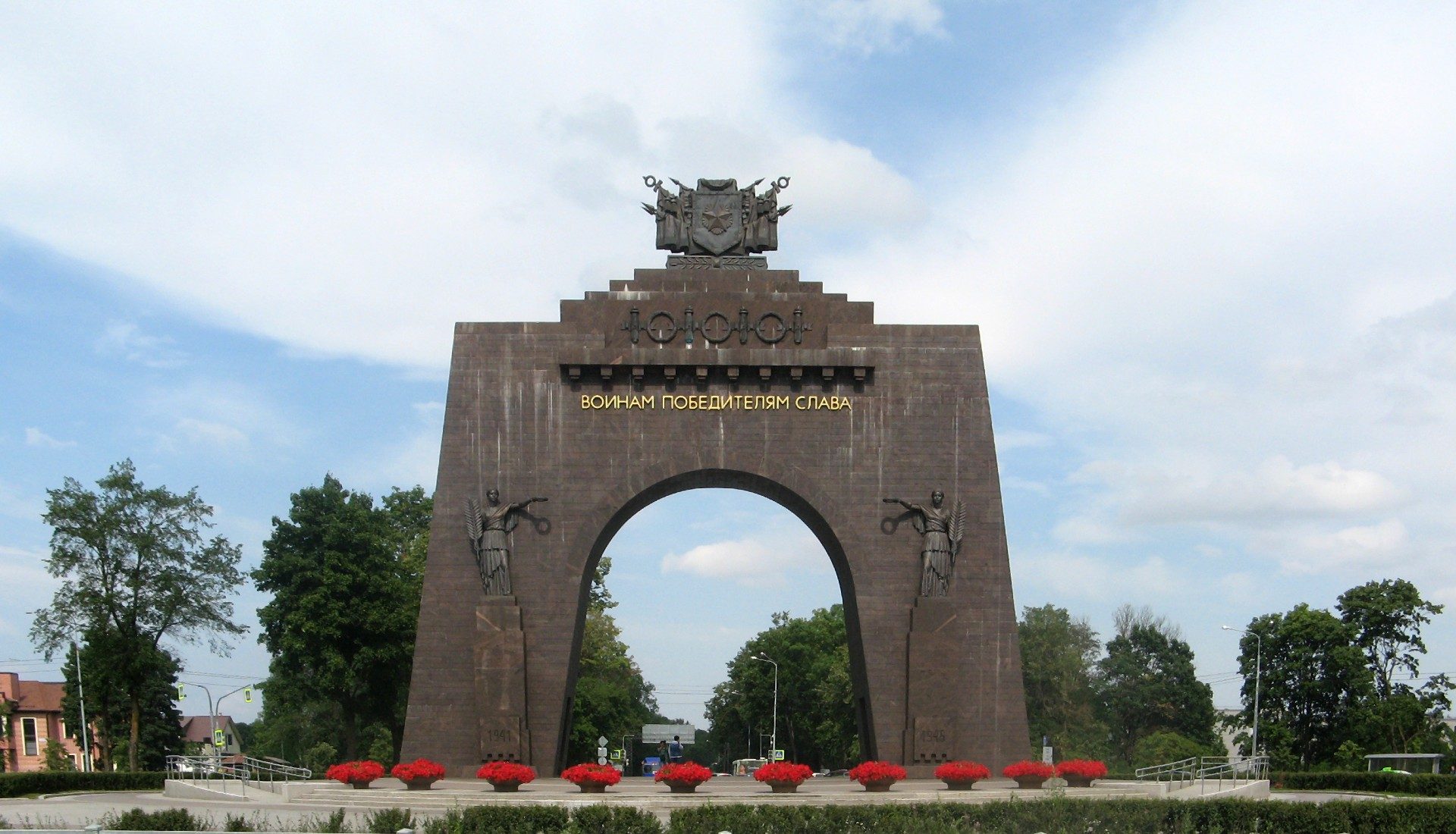 Площадь Воинской славы рядом с домом